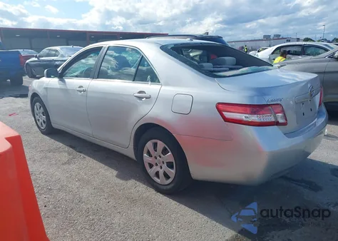 2011 Toyota Camry Le z USA, uszkodzony, nr VIN 4T4BF3EK3BR157358